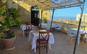 B&B Batara - 